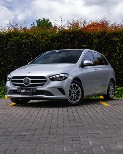 MERCEDES-BENZ B200 2020