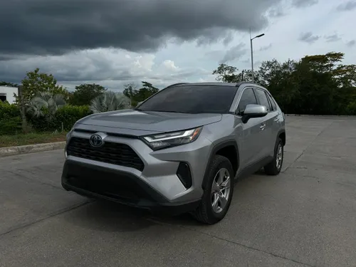 Toyota Rav4 XLE hybrid 4x4 2022