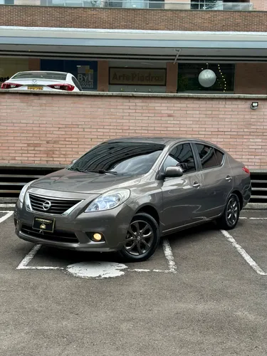 Nissan versa 2012 automático