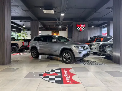 Jeep GRAN CHEROKEE LA