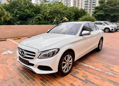 Mercedes Benz c 180 modelo 2017 impecable