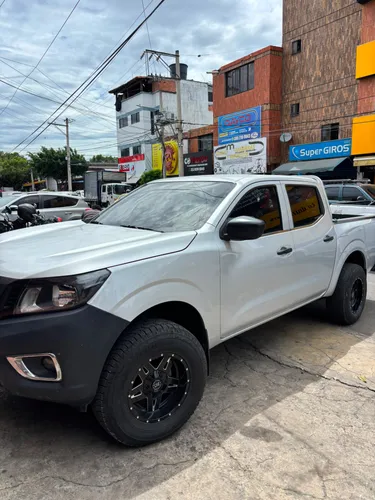 Nissan Frontier Sabanera 4x2 como nueva