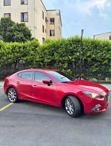 MAZDA 3 GRAND TOURING ROJO MÍSTICO MODELO 2017