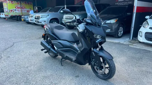 Yamaha XMax Modelo 2025
