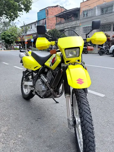 Suzuki Dr650 modelo 2017