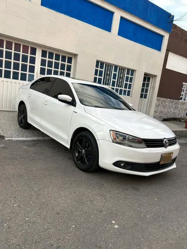 Volkswagen New Jetta 2012