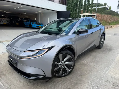 Toyota bz5 Smart 100 eléctrico 2025