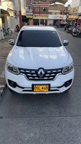 Renault Alaskan 4x4 MT 2017