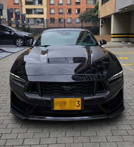 FORD MUSTANG DARK HORSE  2025