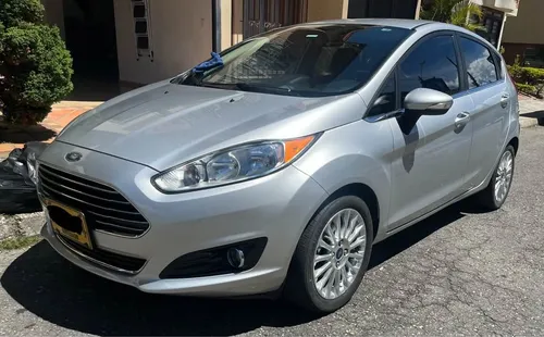 Ford fiesta titanium 2015