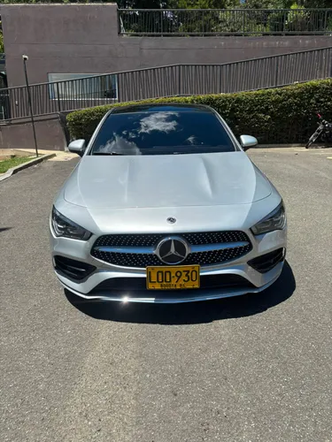 Mercedes benz CLA 200 amg line 2023