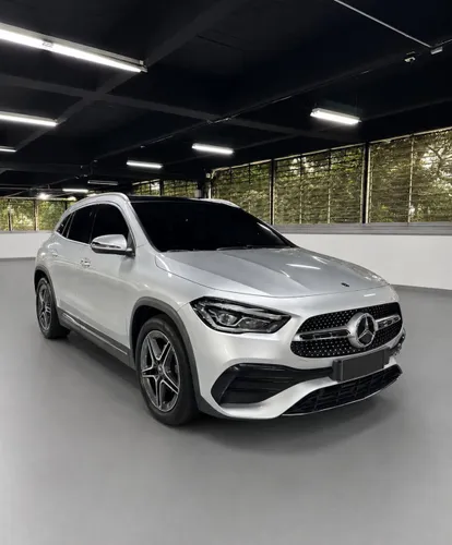 Mercedes Benz GLA 200 AMG 2021