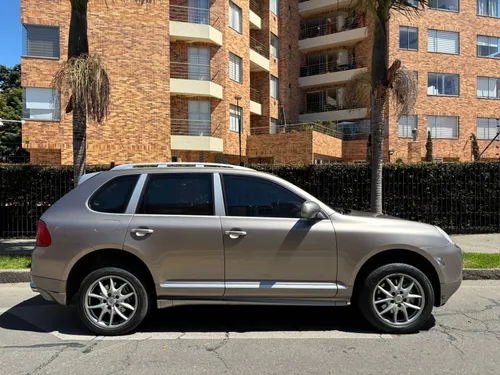 PORSCHE Cayenne S V6