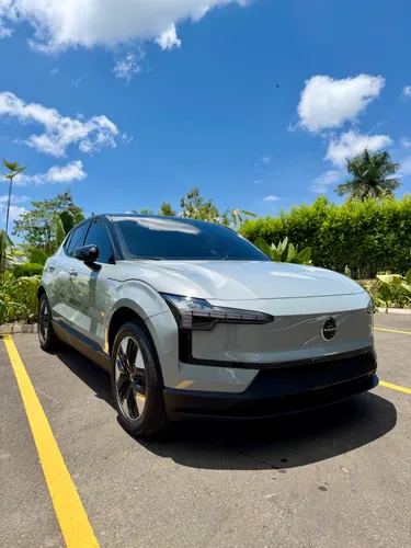 Volvo EX30 Core 2025  51 kWh  Impecable - Único Dueo