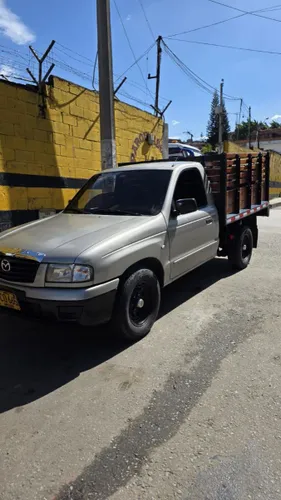 Mazda B200 MT 2007