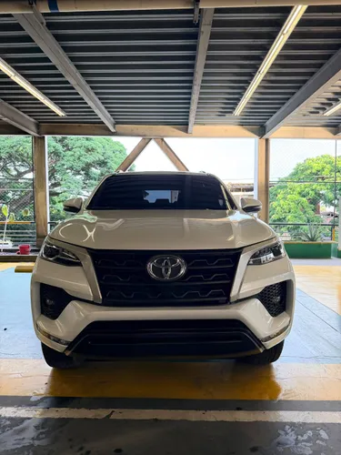 TOYOTA FORTUNER SR 2025