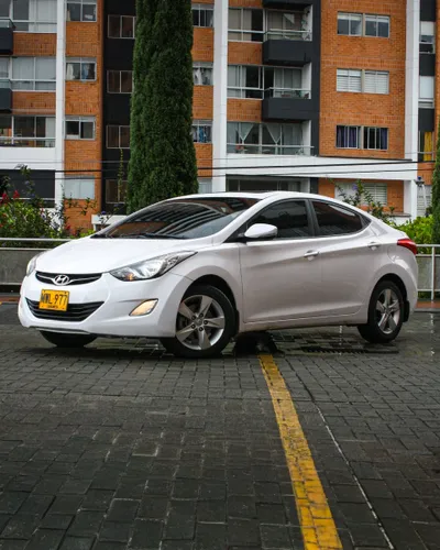Hyundai i35 Elantra GLS 1.8 Mecánico