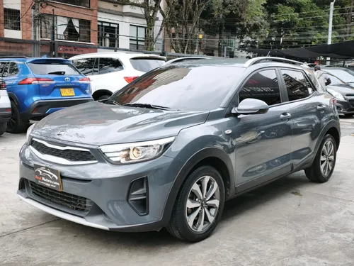 KIA STONIC VIBRANT HIBRIDO 2022 - POCO KM