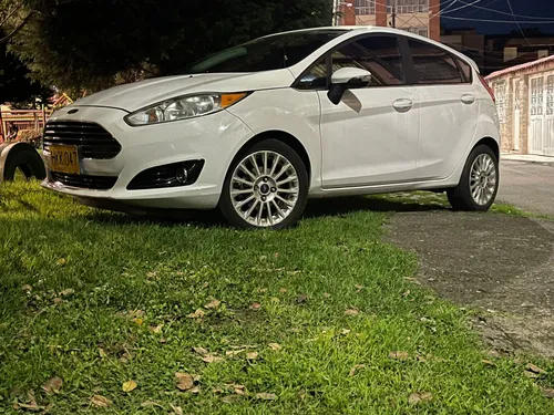 Ford Fiesta Titanium hatchback