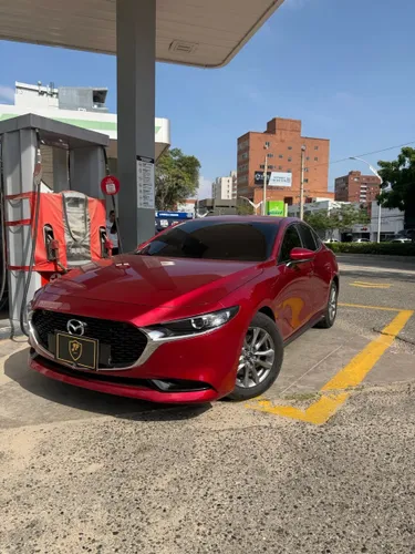 Mazda 3 Touring Híbrido 2025
