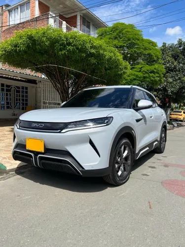 BYD Yuan Up 2025 casi nueva