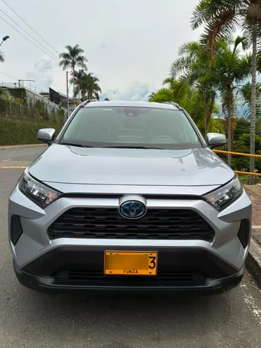 Toyota rav4 LE híbrida 2022 4X4