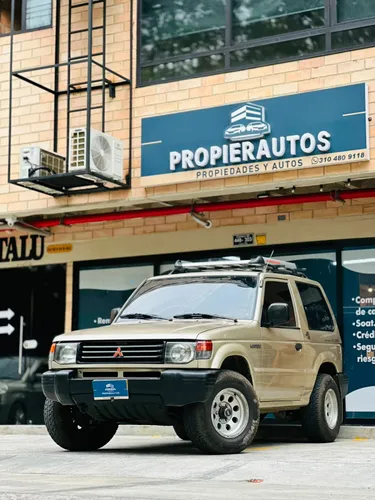 MITSUBISHI MONTERO