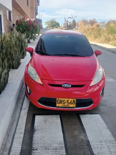 Ford Fiesta 2012  Excelente Estado Confort y Listo para Traspaso