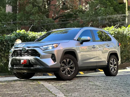TOYOTA RAV4 XLE HÍBRIDA 2024
