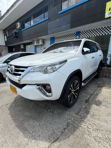 TOYOTA FORTUNER 2018