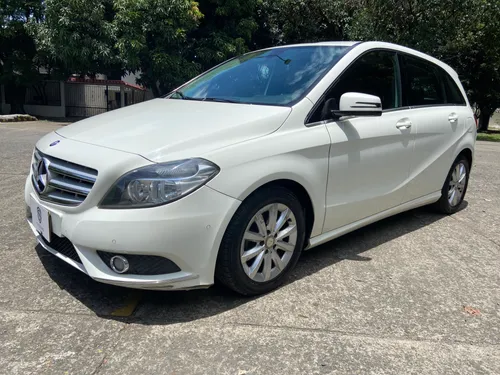 Mercedes Benz B180 2013