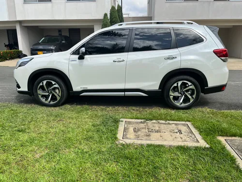 SUBARU FORESTER 2.0 MODELO 2024 HIBRIDA