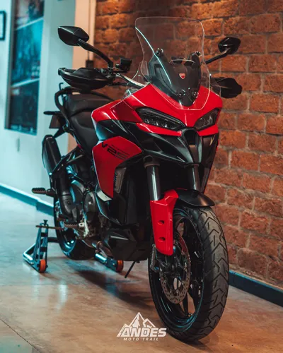 Ducati Multistrada V2S 2025