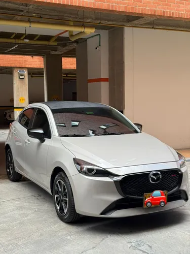 Mazda 2 Grand Touring carbon edition