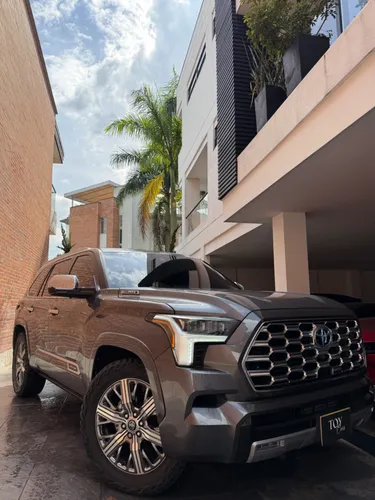 TOYOTA SEQUOIA CAPSTONE
