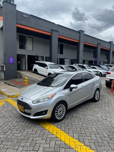 FORD FIESTA TITANIUM 2014