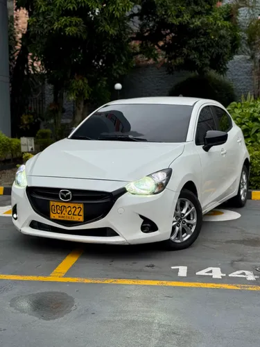 Mazda 2 touring 2020 salvamento