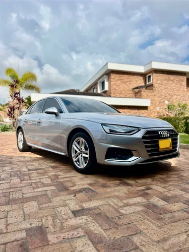 Audi A4 40 TFSI Advance MHEV