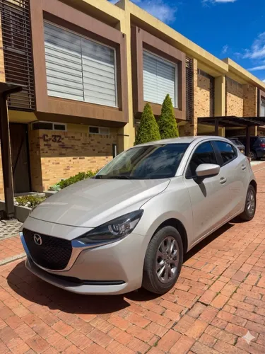 Mazda 2 Touring perfecto estado