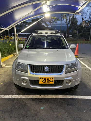 Se vende Suzuki Gran Vitara 2009 GNV y Gasolina