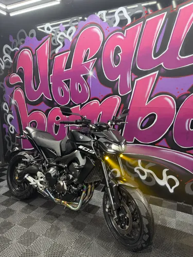 Vendo Espectacular Yamaha MT09 V2
