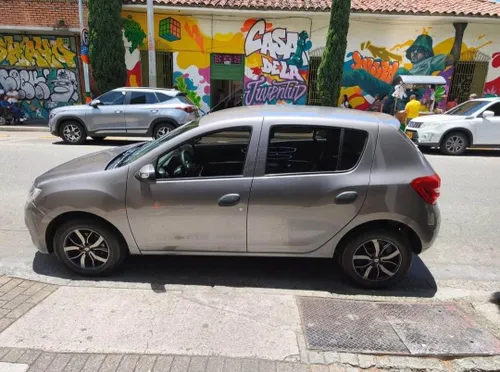 Renault Sandero Authentique 2021