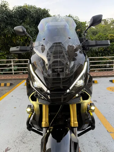 Honda x adv 750