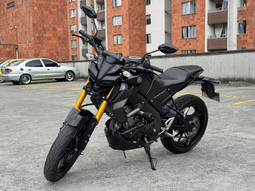 2024 Yamaha MT 15 - 18000 KMS