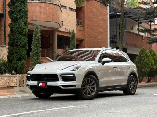 PORSCHE CAYENNE PLATINUM 2022