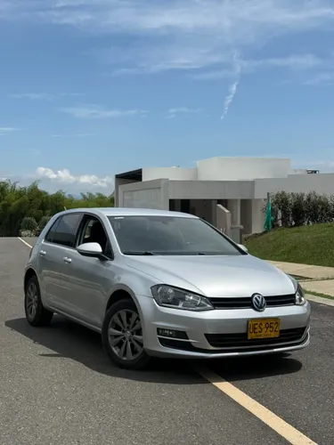 VOLKSWAGEN GOLF 2016 MECÁNICO  EXCELENTE ESTADO
