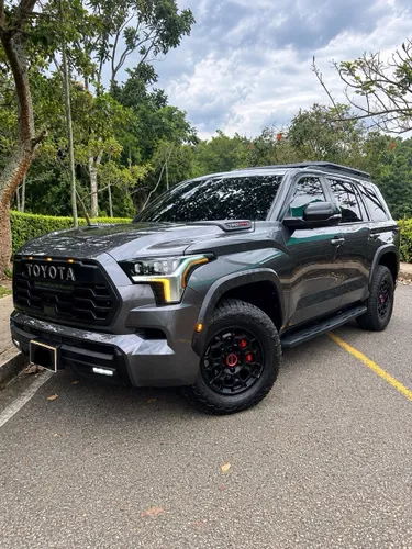 Toyota Sequioa TRD pro híbrida 2025