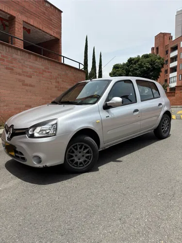 Renault Clio style 2017 63.900 klm