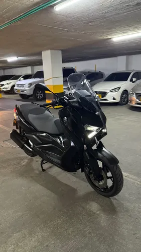 Yamaha Xmax 2025