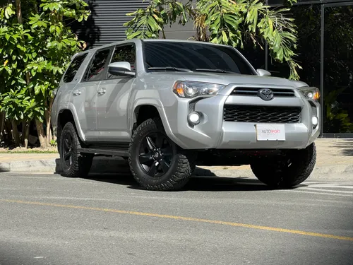 Toyota 4Runner SR5